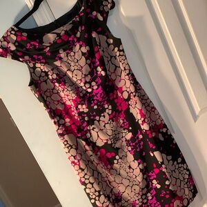 David Meister silk dress pretty detail. Back zip cap sleeve. Size 8.